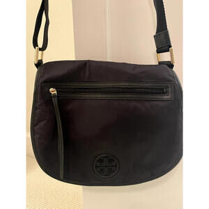 Tory Burch Black Scout Cross-body Bag, Sm/Med sized, adjustable strap, Logo